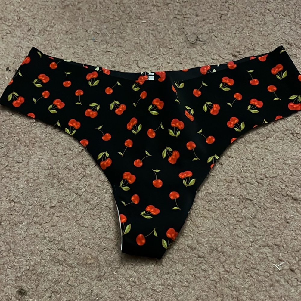 Nwt cherry  Victoria’s Secret panty size medium